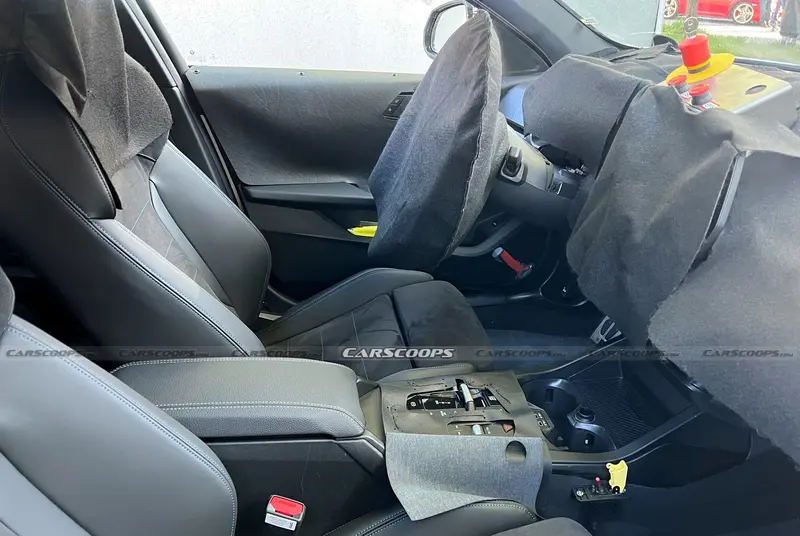 新款寶馬1係內飾諜照曝光 曲麵聯屏設計/2023年推出